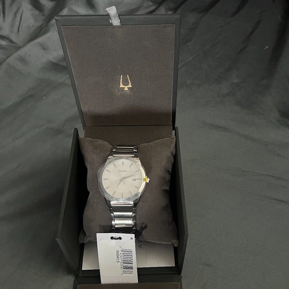 Stylish Bulova Men's Silver Watch - Picture 2 of 7